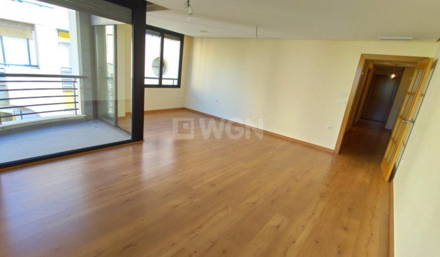 Odsprzedaż - Mieszkanie w bloku - Torrevieja - Puerto