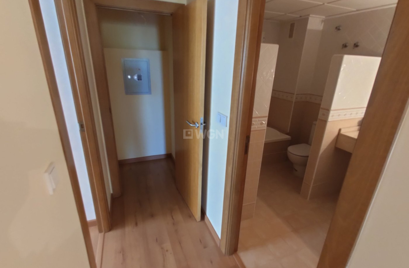 Odsprzedaż - Mieszkanie w bloku - Torrevieja - Puerto