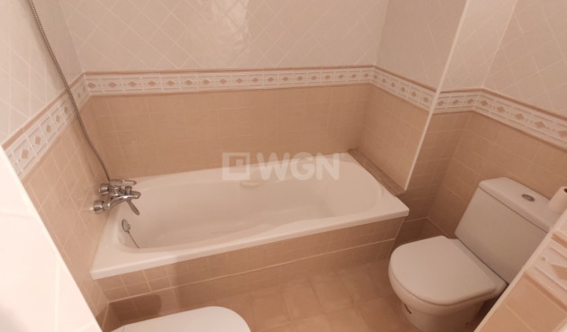 Odsprzedaż - Mieszkanie w bloku - Torrevieja - Puerto