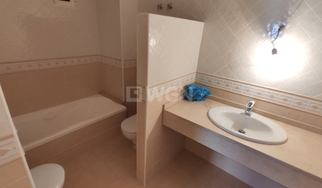 Odsprzedaż - Mieszkanie w bloku - Torrevieja - Puerto