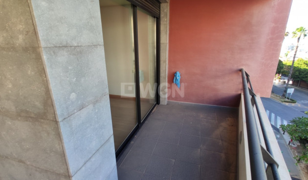 Odsprzedaż - Mieszkanie w bloku - Torrevieja - Puerto