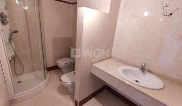 Odsprzedaż - Mieszkanie w bloku - Torrevieja - Puerto