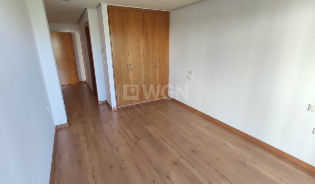 Odsprzedaż - Mieszkanie w bloku - Torrevieja - Puerto