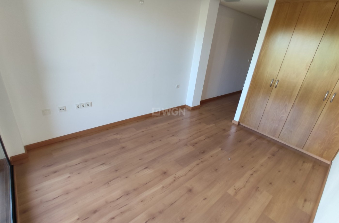 Odsprzedaż - Mieszkanie w bloku - Torrevieja - Puerto