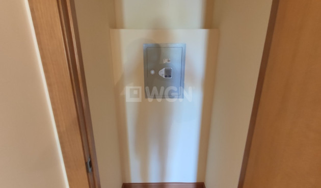 Odsprzedaż - Mieszkanie w bloku - Torrevieja - Puerto