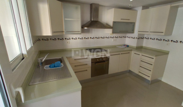 Odsprzedaż - Mieszkanie w bloku - Torrevieja - Puerto