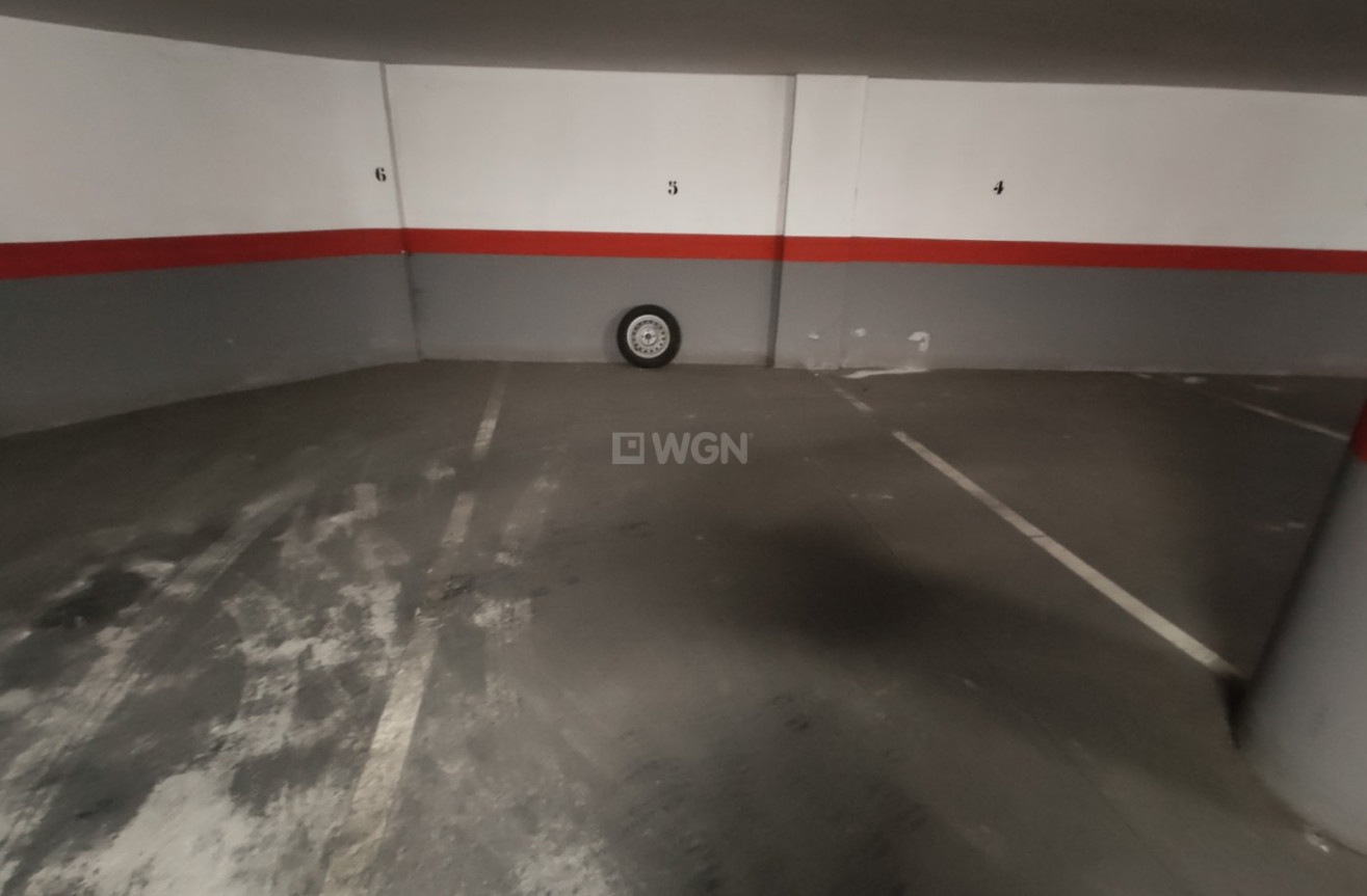 Odsprzedaż - Mieszkanie w bloku - Torrevieja - Puerto