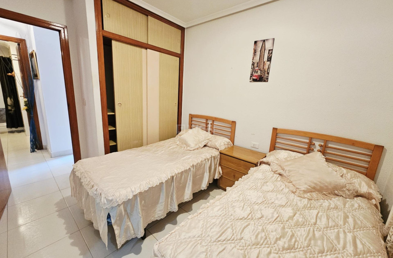 Resale - Apartment / flat - Guardamar del Segura - Pueblo
