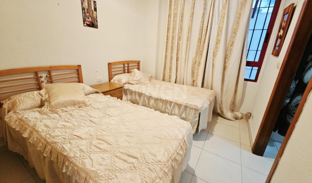 Resale - Apartment / flat - Guardamar del Segura - Pueblo