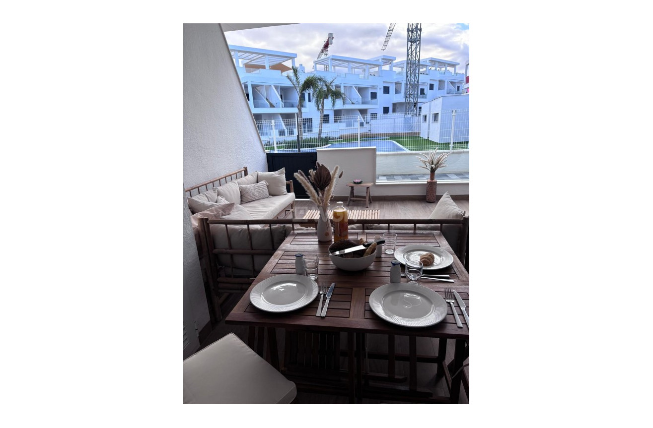 Odsprzedaż - Mieszkanie w bloku - Los Balcones - Costa Blanca