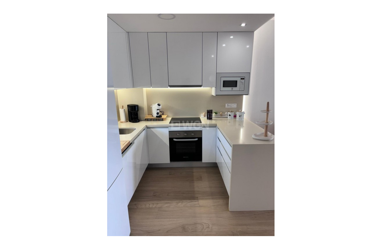 Odsprzedaż - Mieszkanie w bloku - Los Balcones - Costa Blanca