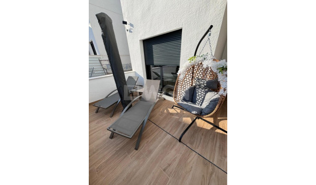 Odsprzedaż - Mieszkanie w bloku - Los Balcones - Costa Blanca