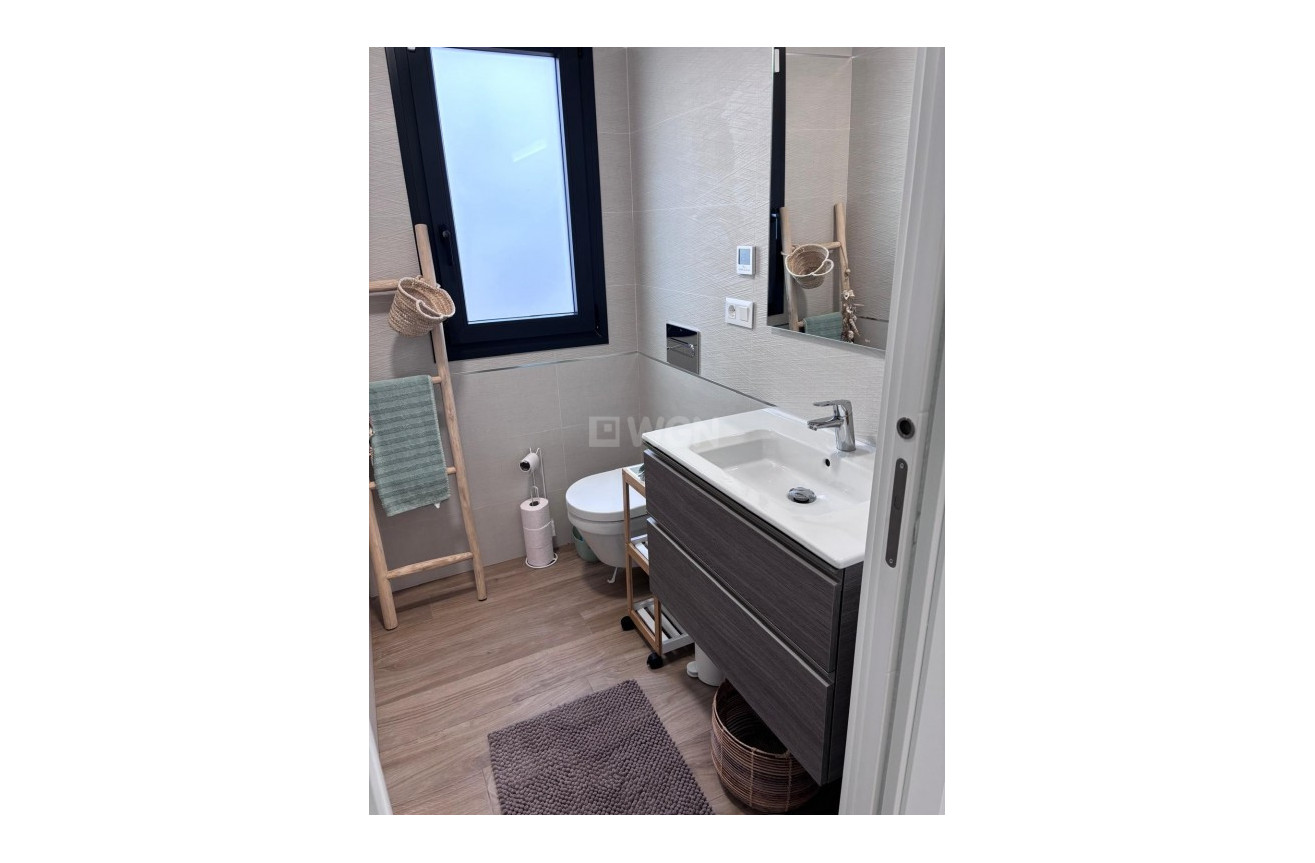 Odsprzedaż - Mieszkanie w bloku - Los Balcones - Costa Blanca