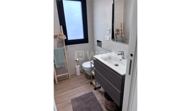 Odsprzedaż - Mieszkanie w bloku - Los Balcones - Costa Blanca