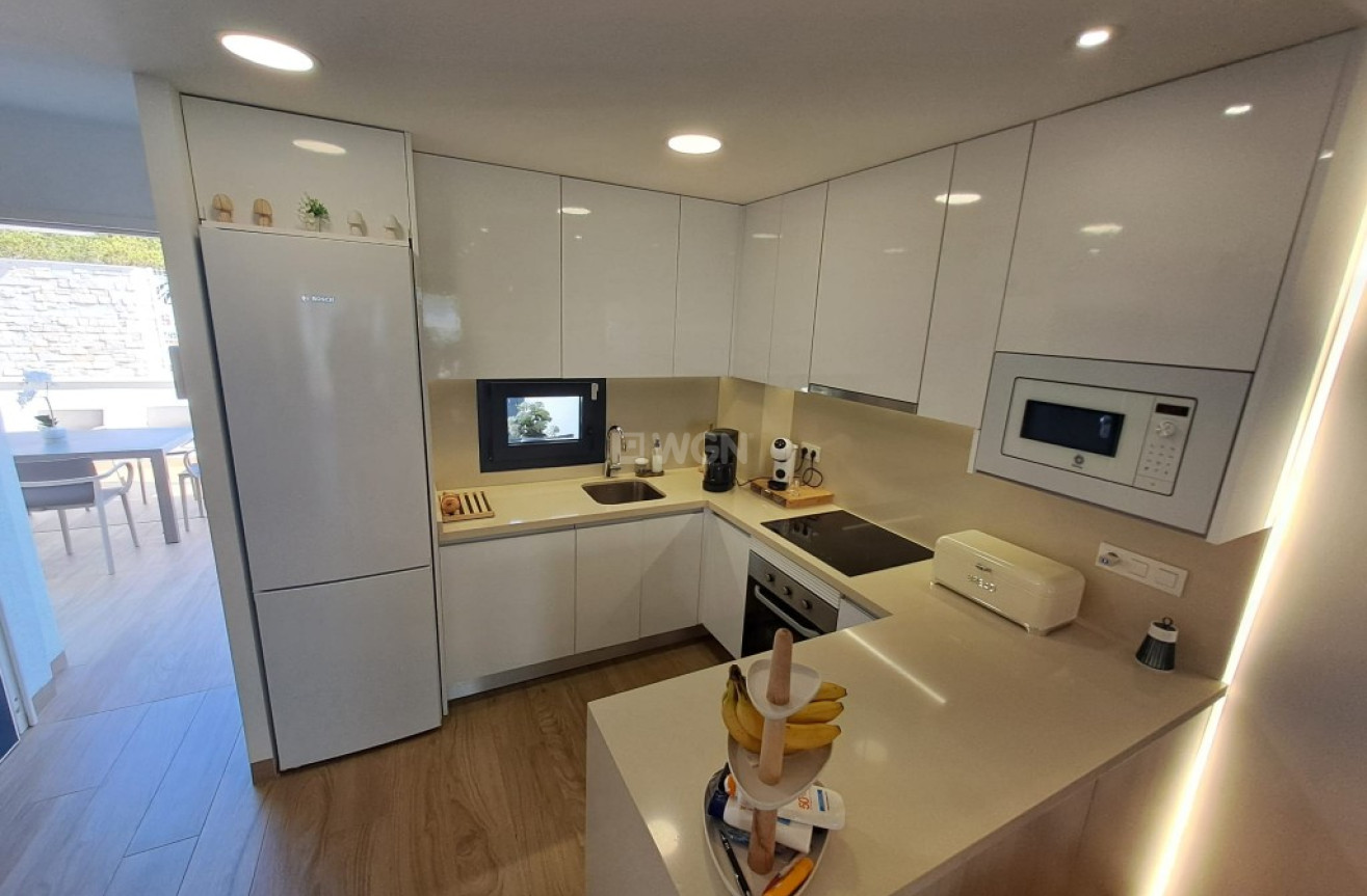 Odsprzedaż - Mieszkanie w bloku - Los Balcones - Costa Blanca