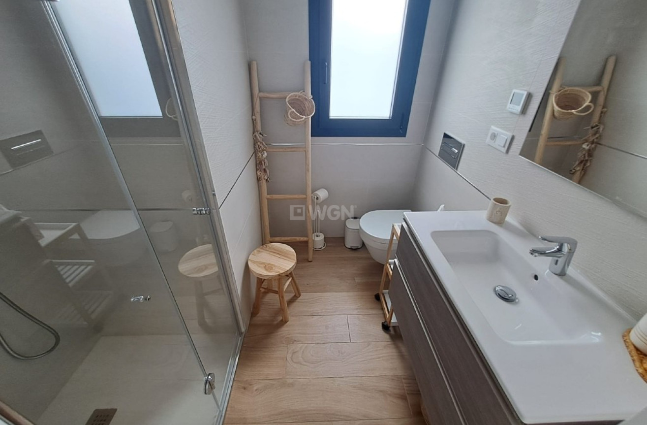 Odsprzedaż - Mieszkanie w bloku - Los Balcones - Costa Blanca