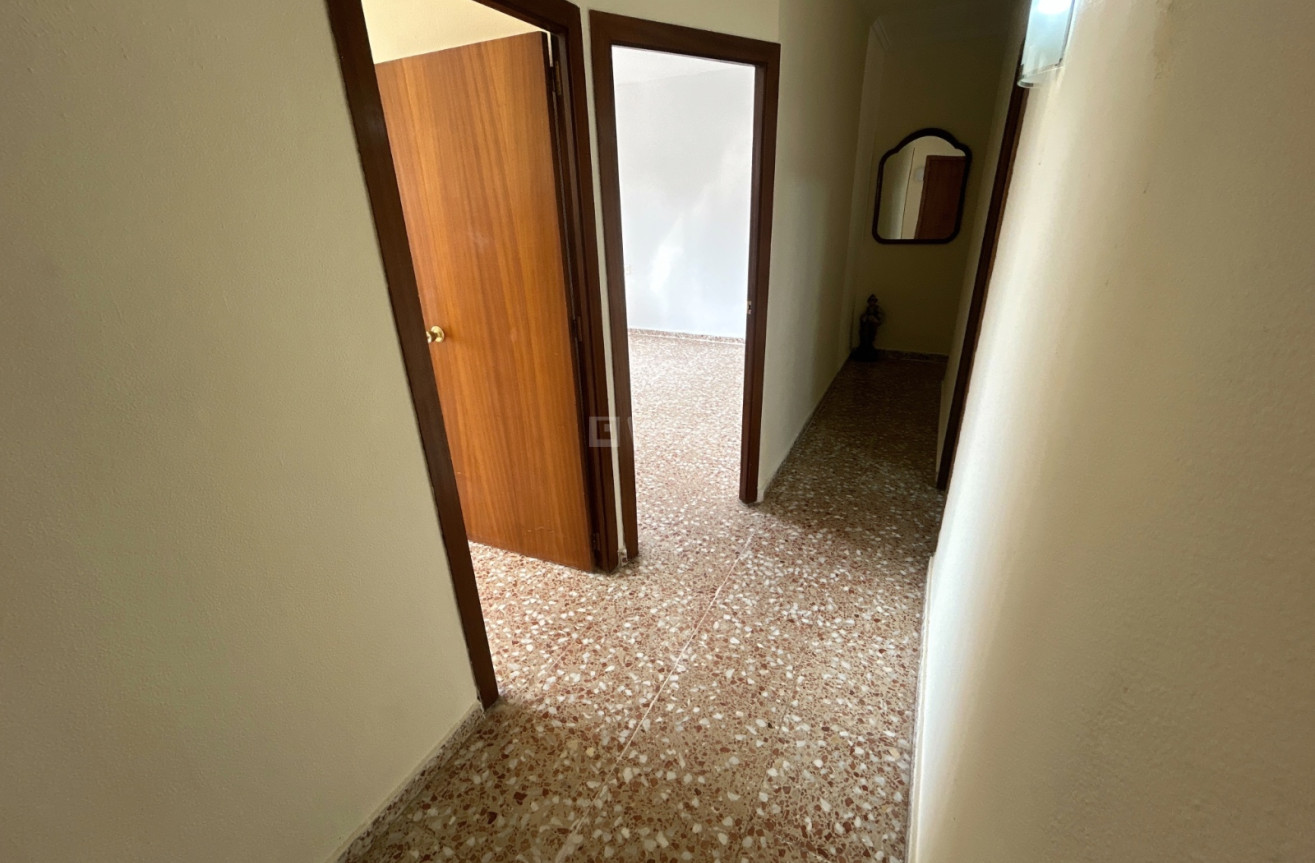 Odsprzedaż - Mieszkanie w bloku - Jacarilla - Inland