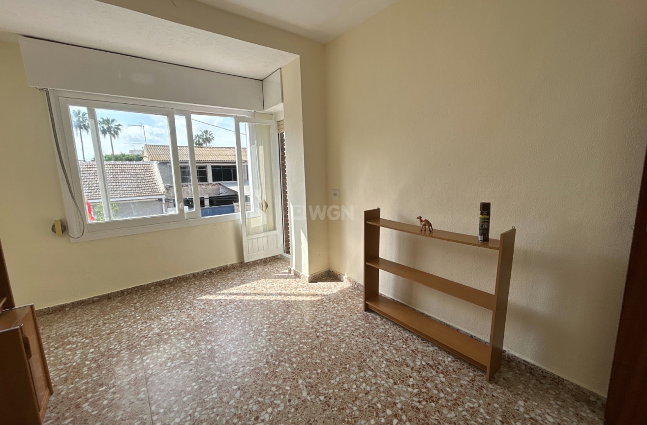 Odsprzedaż - Mieszkanie w bloku - Jacarilla - Inland