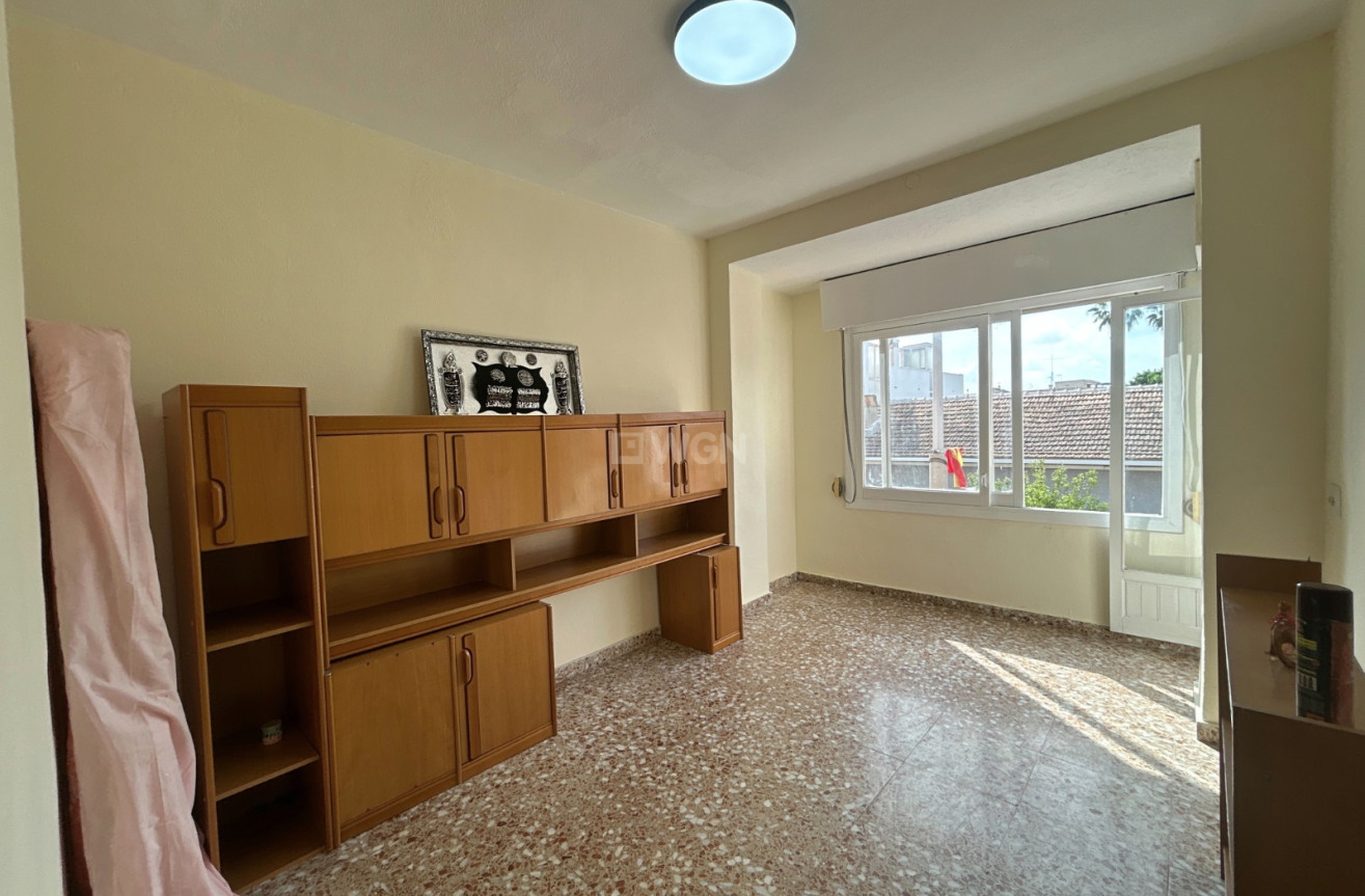 Odsprzedaż - Mieszkanie w bloku - Jacarilla - Inland