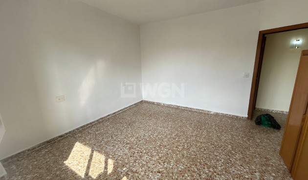 Odsprzedaż - Mieszkanie w bloku - Jacarilla - Inland