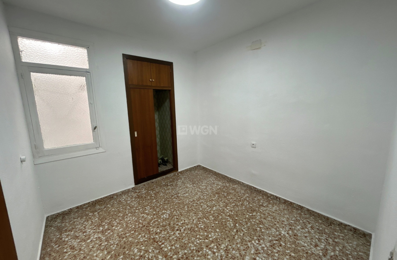 Odsprzedaż - Mieszkanie w bloku - Jacarilla - Inland