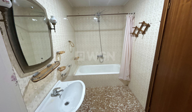 Odsprzedaż - Mieszkanie w bloku - Jacarilla - Inland