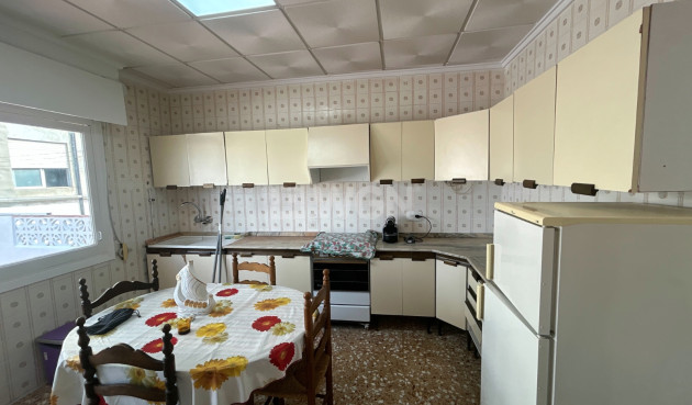 Odsprzedaż - Mieszkanie w bloku - Jacarilla - Inland