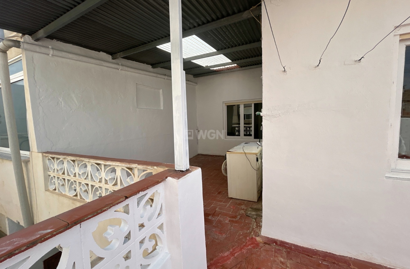 Odsprzedaż - Mieszkanie w bloku - Jacarilla - Inland