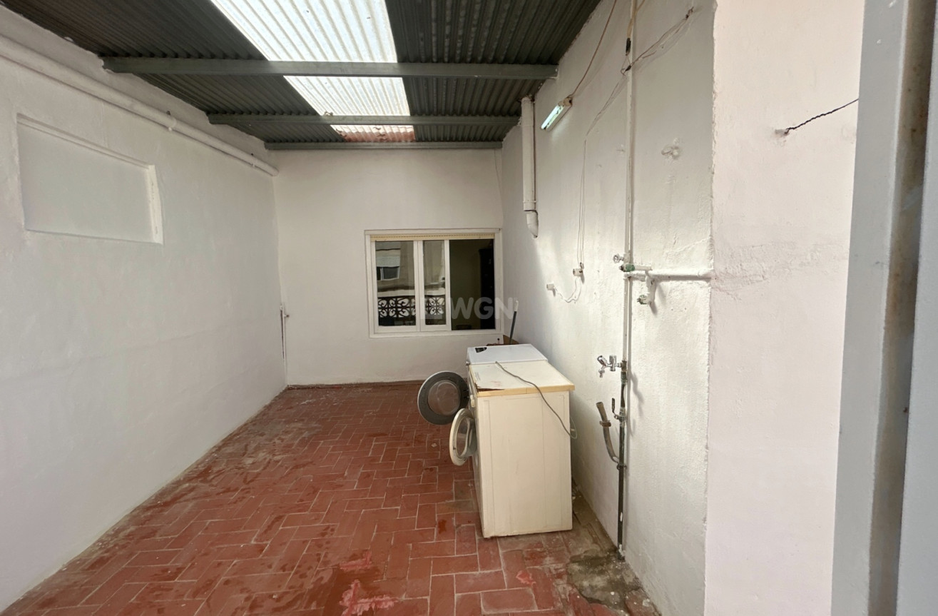 Odsprzedaż - Mieszkanie w bloku - Jacarilla - Inland