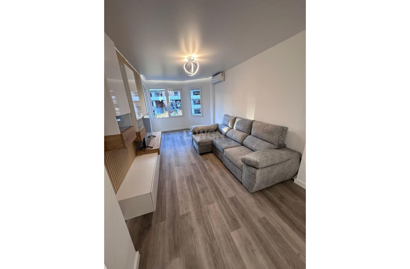 Wiederverkauf - Wohnung - Torrevieja - Estacion De Autobuses