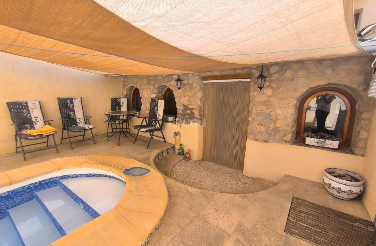 Odsprzedaż - Villa - Chinorlet - Inland