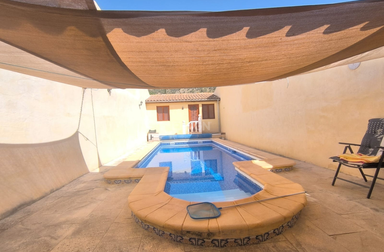 Odsprzedaż - Villa - Chinorlet - Inland