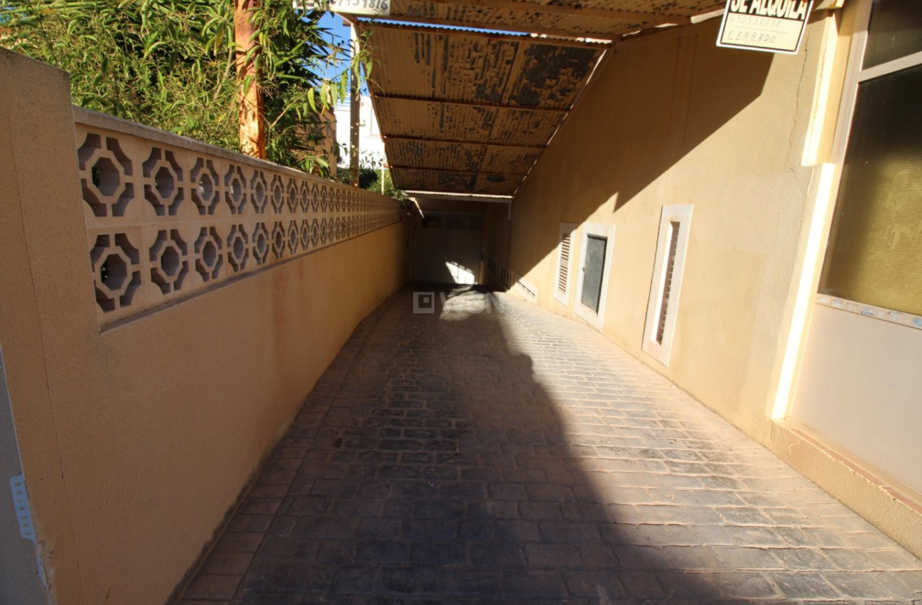 Reventa - Parking - Torrevieja - Rosaleda-los Frutales