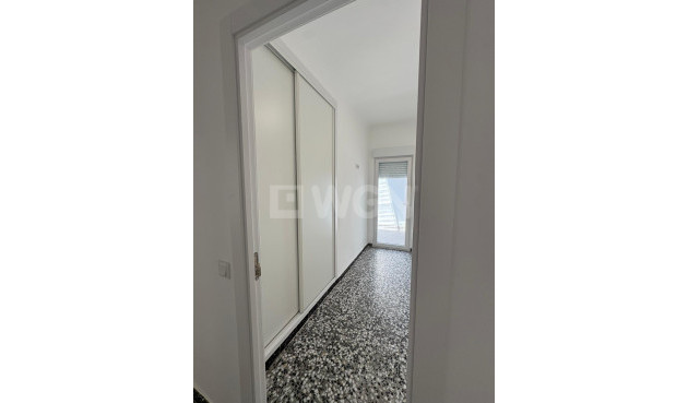 Odsprzedaż - Kamienica - Torrevieja - Centro