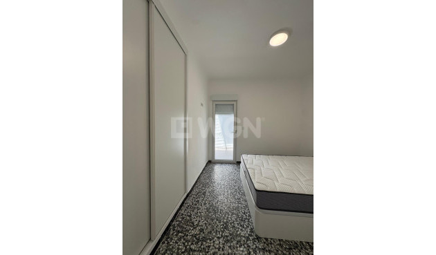 Odsprzedaż - Kamienica - Torrevieja - Centro