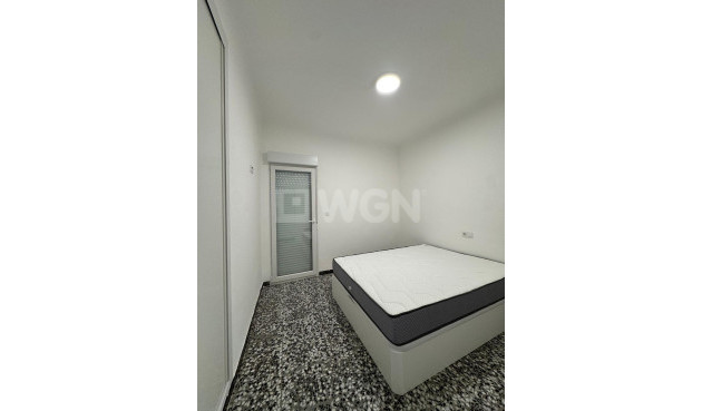 Odsprzedaż - Kamienica - Torrevieja - Centro