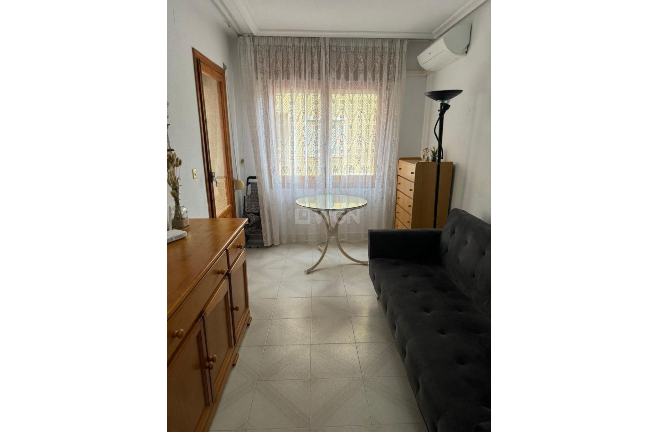 Reventa - Apartamento / piso - Torrevieja - Playa De Los Naufragos