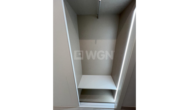 Odsprzedaż - Mieszkanie w bloku - Torrevieja - Playa del Cura