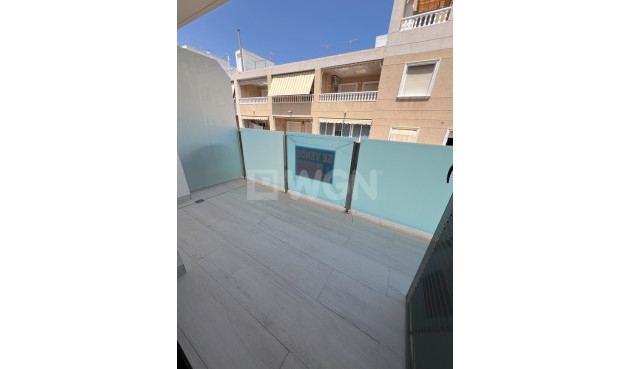 Odsprzedaż - Mieszkanie w bloku - Torrevieja - Playa del Cura
