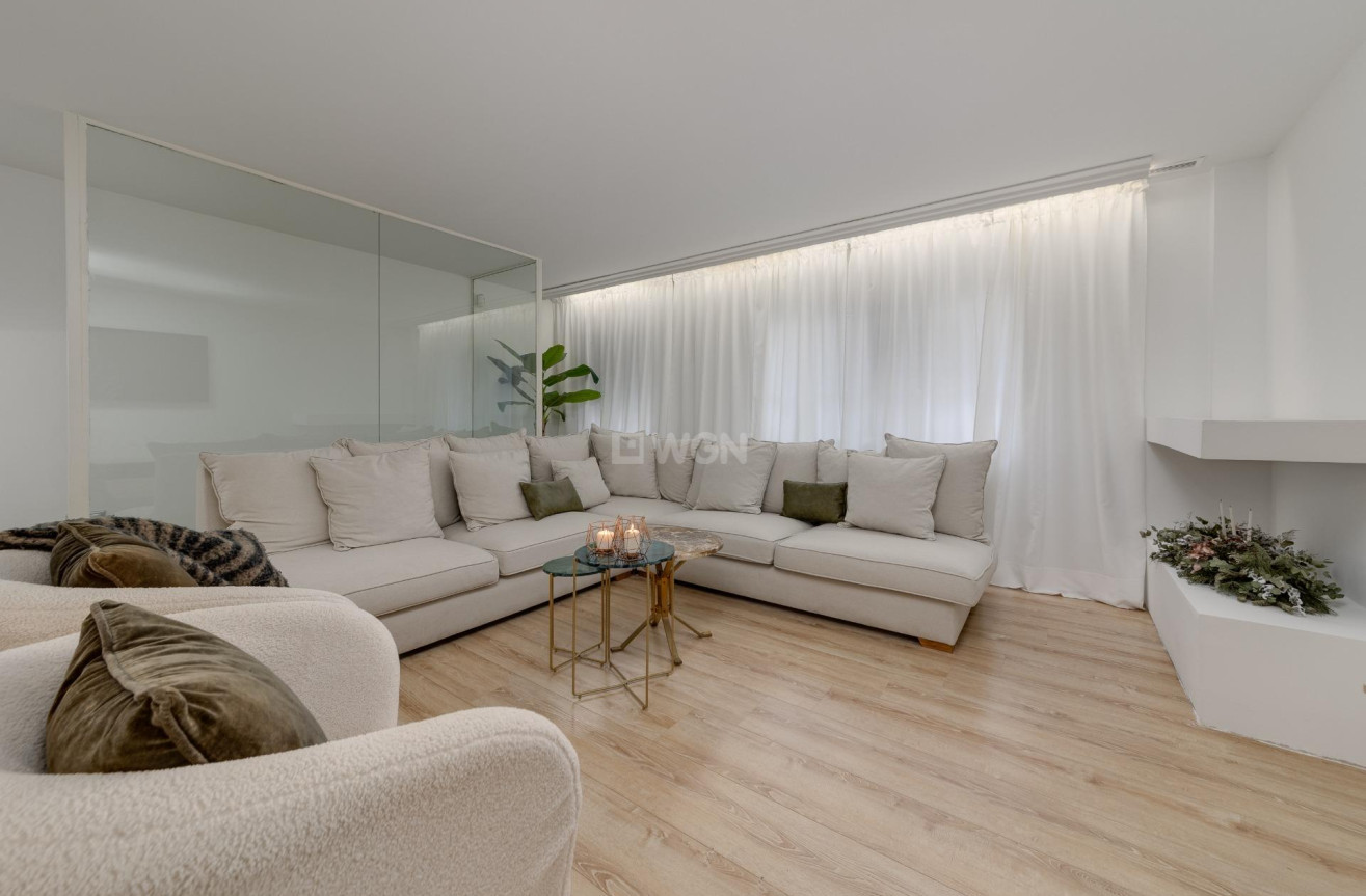 Resale - Apartment / flat - Torrevieja - Playa del Cura