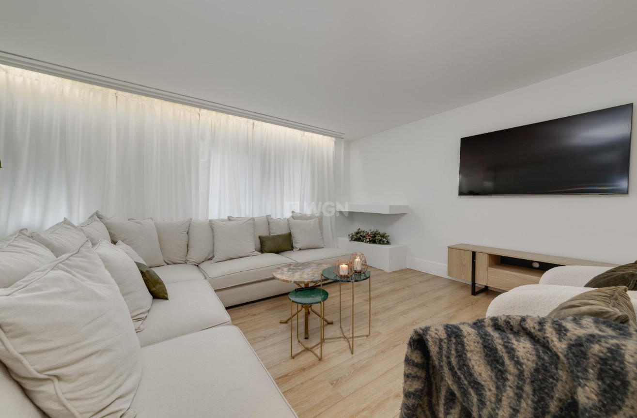 Resale - Apartment / flat - Torrevieja - Playa del Cura