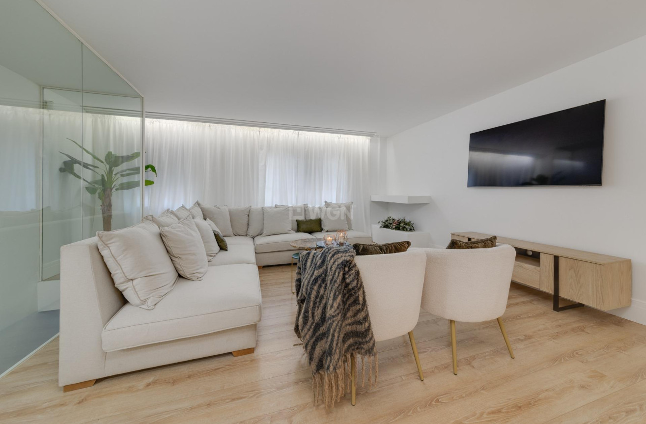 Resale - Apartment / flat - Torrevieja - Playa del Cura