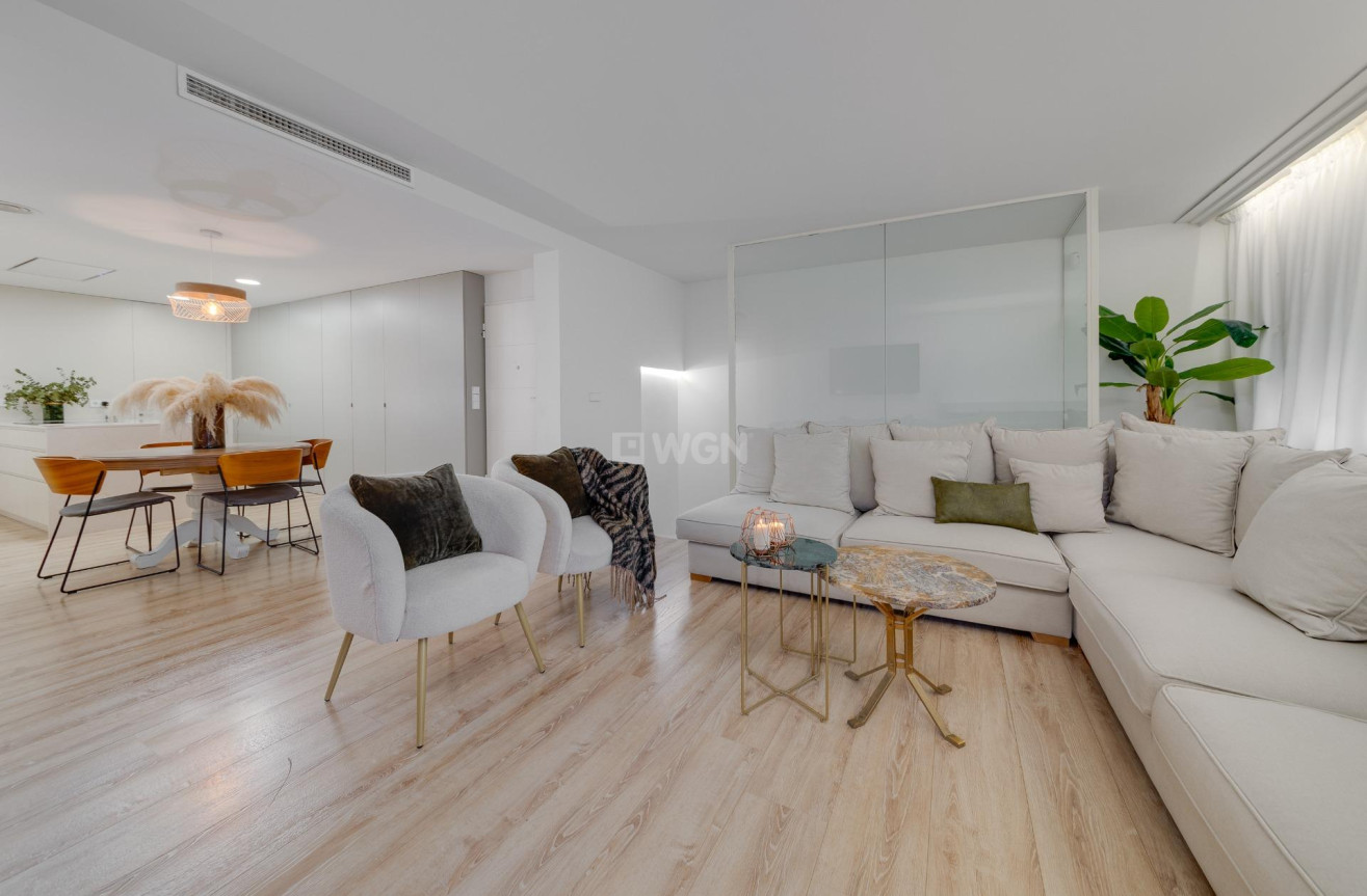 Resale - Apartment / flat - Torrevieja - Playa del Cura