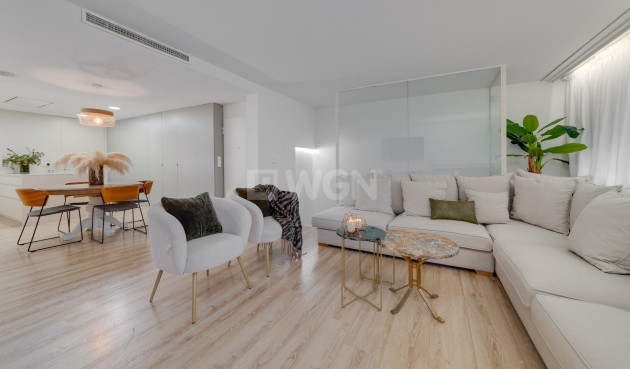 Resale - Apartment / flat - Torrevieja - Playa del Cura