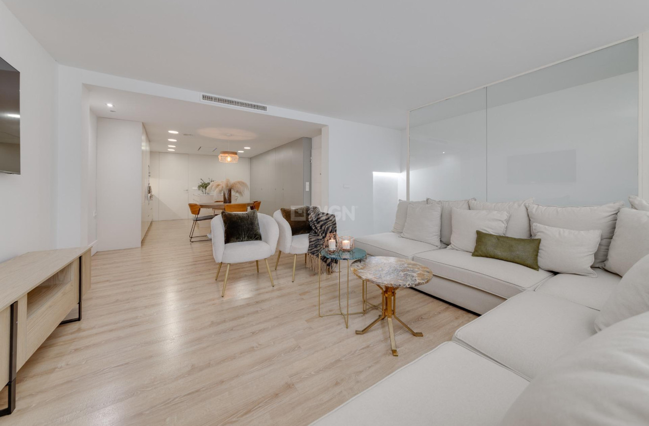 Resale - Apartment / flat - Torrevieja - Playa del Cura