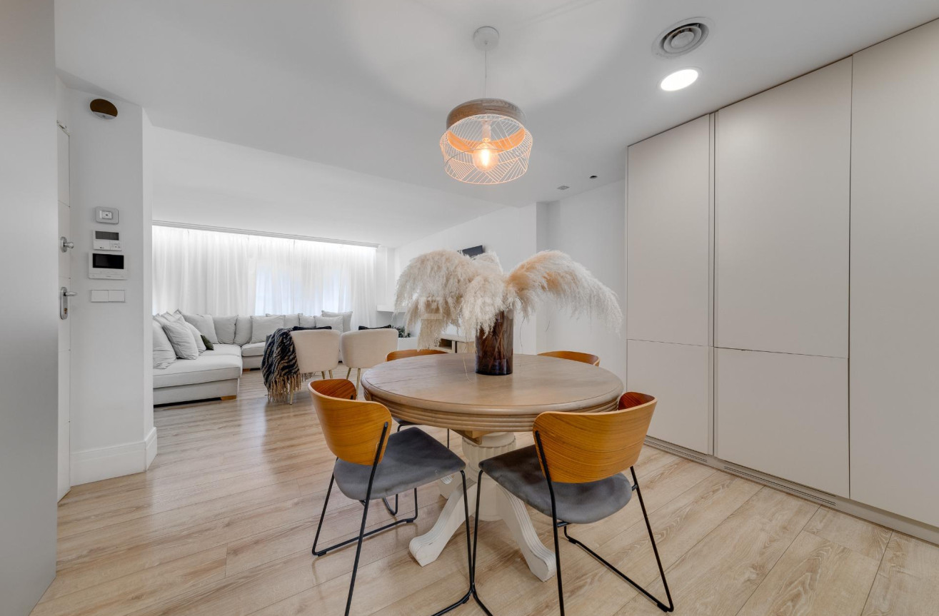 Resale - Apartment / flat - Torrevieja - Playa del Cura