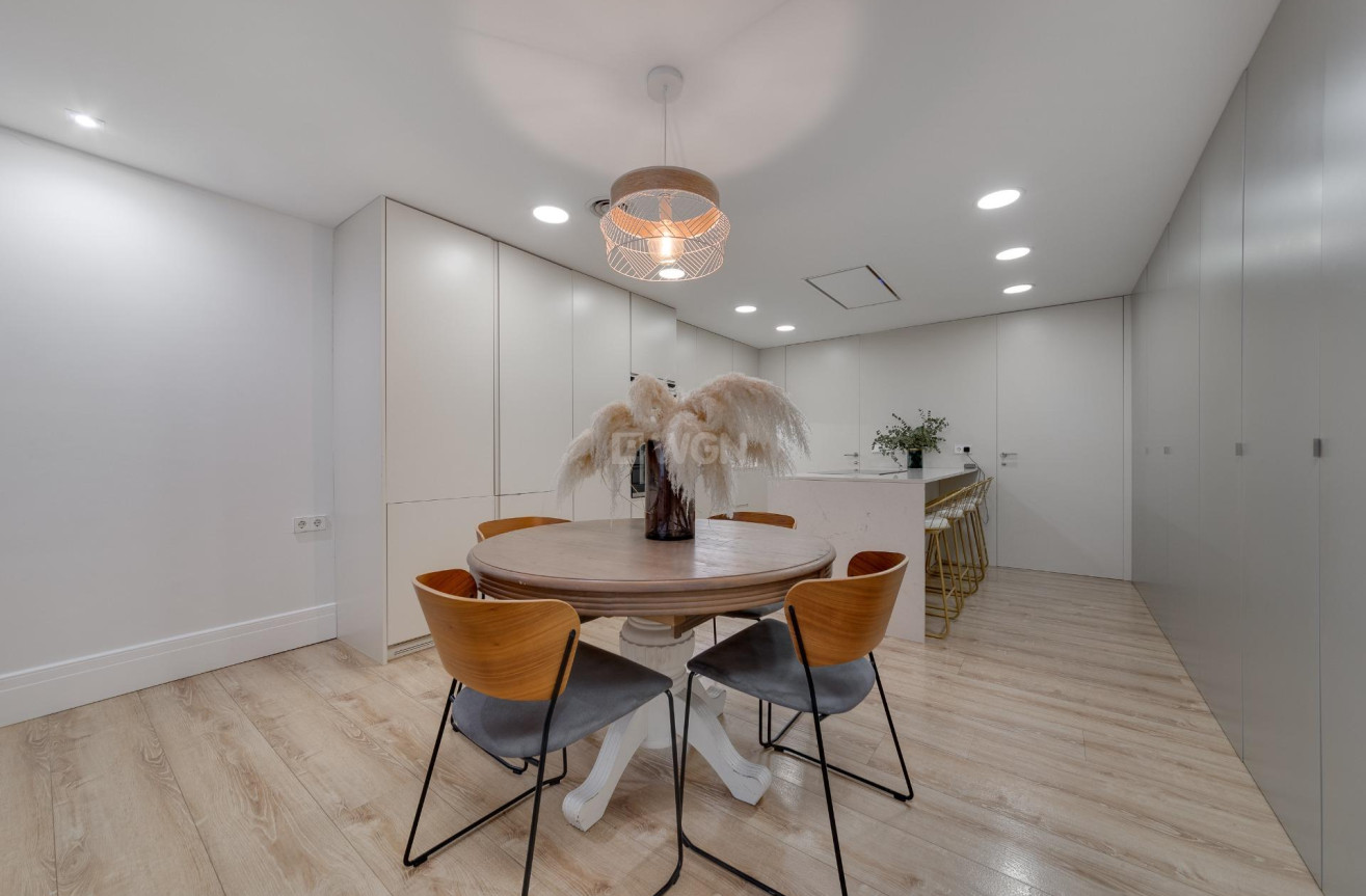 Resale - Apartment / flat - Torrevieja - Playa del Cura