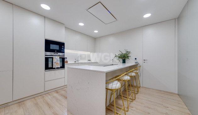 Resale - Apartment / flat - Torrevieja - Playa del Cura