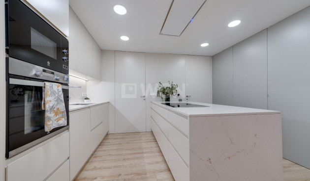 Resale - Apartment / flat - Torrevieja - Playa del Cura