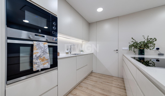 Resale - Apartment / flat - Torrevieja - Playa del Cura